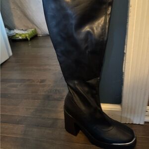 Black Knee-High Women's Boots